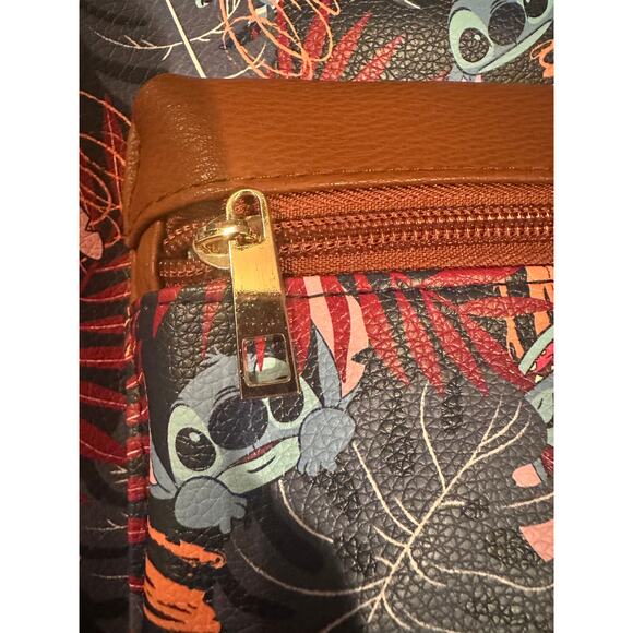 NWT Bioworld Disney Lilo and Stitch Hawaiian Floral Mini Backpack - Picture 3 of 5